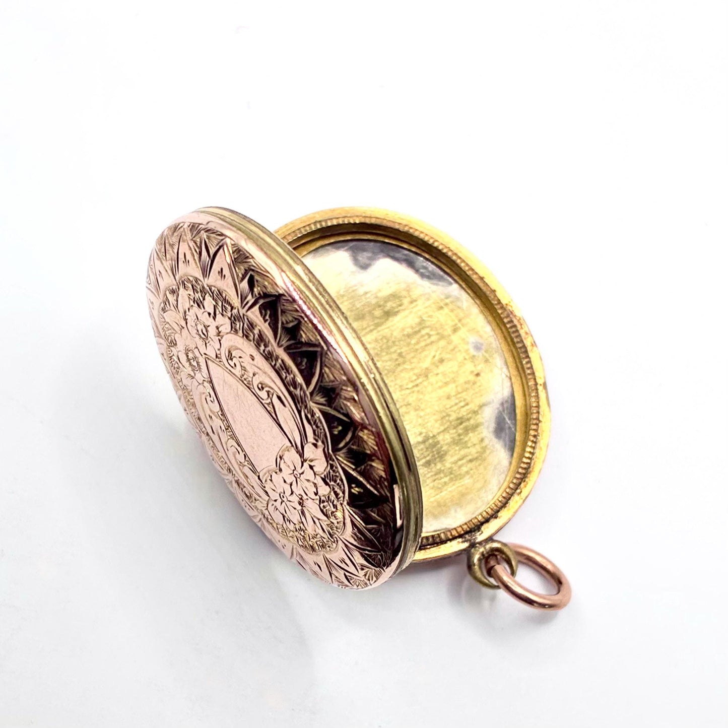 Victorian 9ct Gold Back and Front Engraved Photograph Locket Pendant, circa 18801900