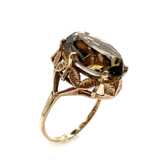 9ct Gold Smoky Quartz Cocktail Ring with Carved Leaf Design, size O 1/2